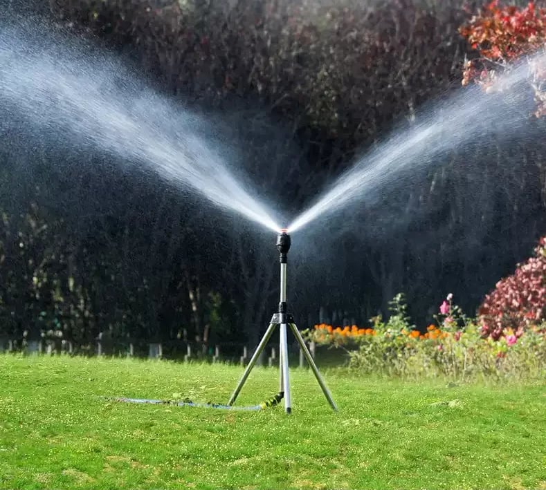 360°-Rotations-Gartensprinkler für Rasen- und Gartenpflege - Verstellbares Bewässerungssystem für eine effiziente Bewässerung im Außenbereich