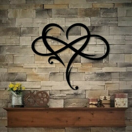 Arte da parete a forma di cuore infinito in ferro - Design d'amore senza tempo
