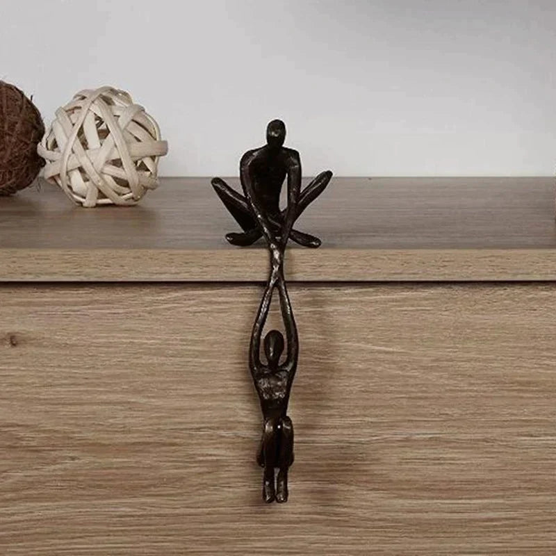 Skulptur ewiger Liebe und Stärke – Moderne Harzfigur für die Wohndekoration | Symbolisches Ornament und Geschenkstück