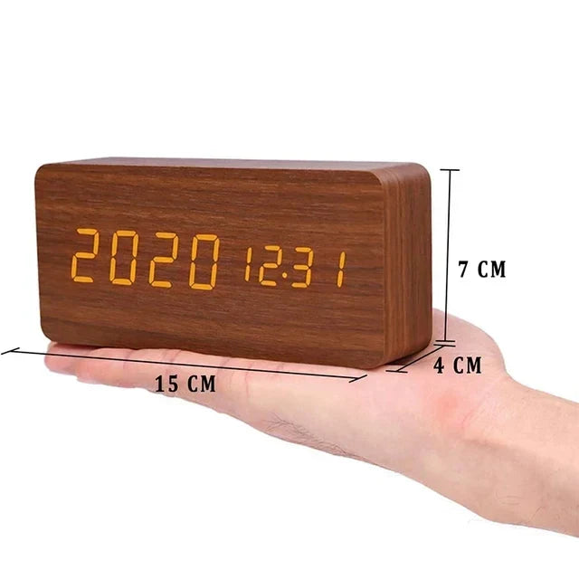 Reloj despertador LED con control por voz – Pantalla moderna para un interior limpio y minimalista