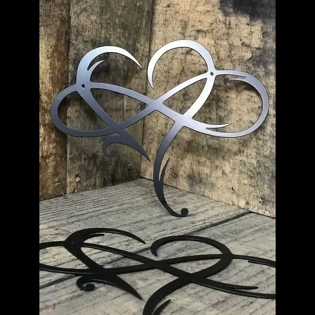 Arte da parete a forma di cuore infinito in ferro - Design d'amore senza tempo