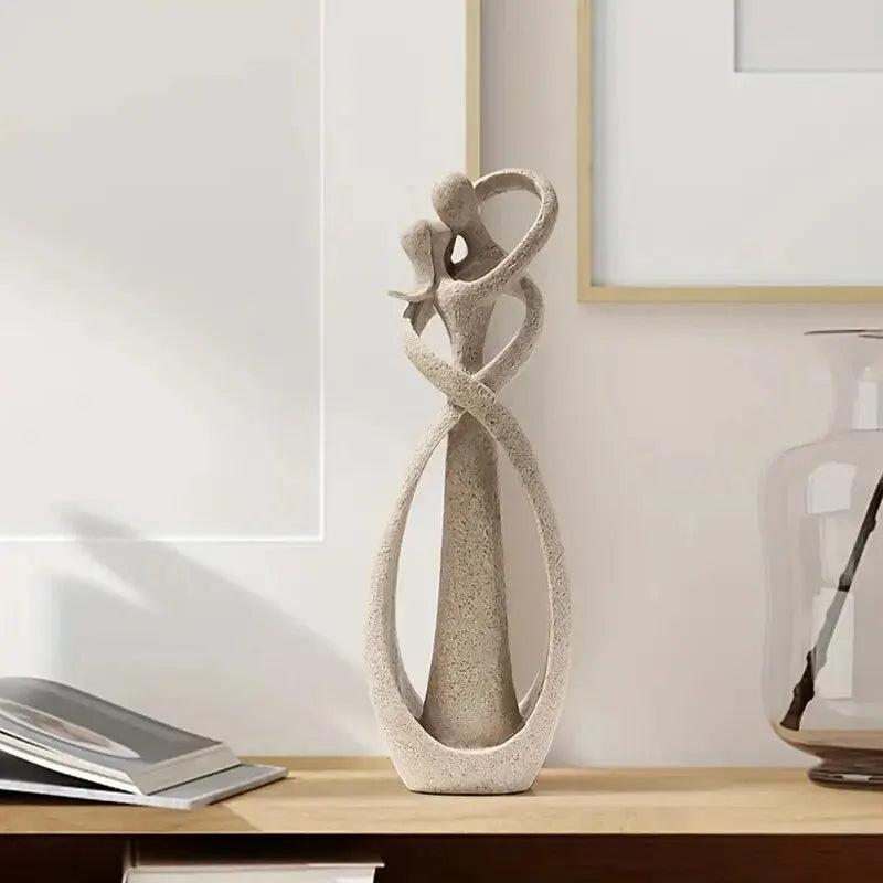Sculpture romantique en résine représentant un couple pour la décoration intérieure - Élément décoratif élégant pour le salon, la chambre et les étagères