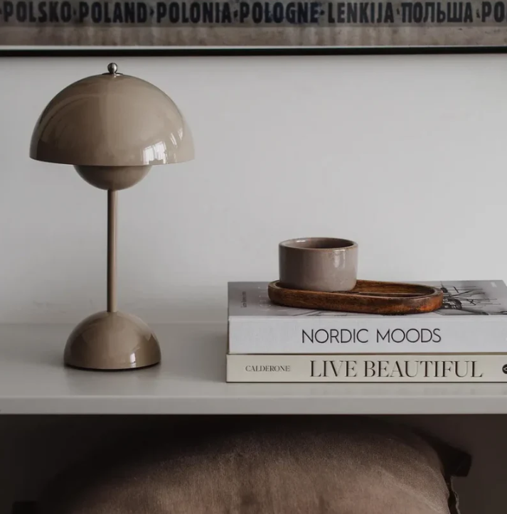 Tischlampe mit Touch-Steuerung für moderne Innenräume – Moderne LED-Lampe für Schlafzimmer, Wohnzimmer und Schreibtisch