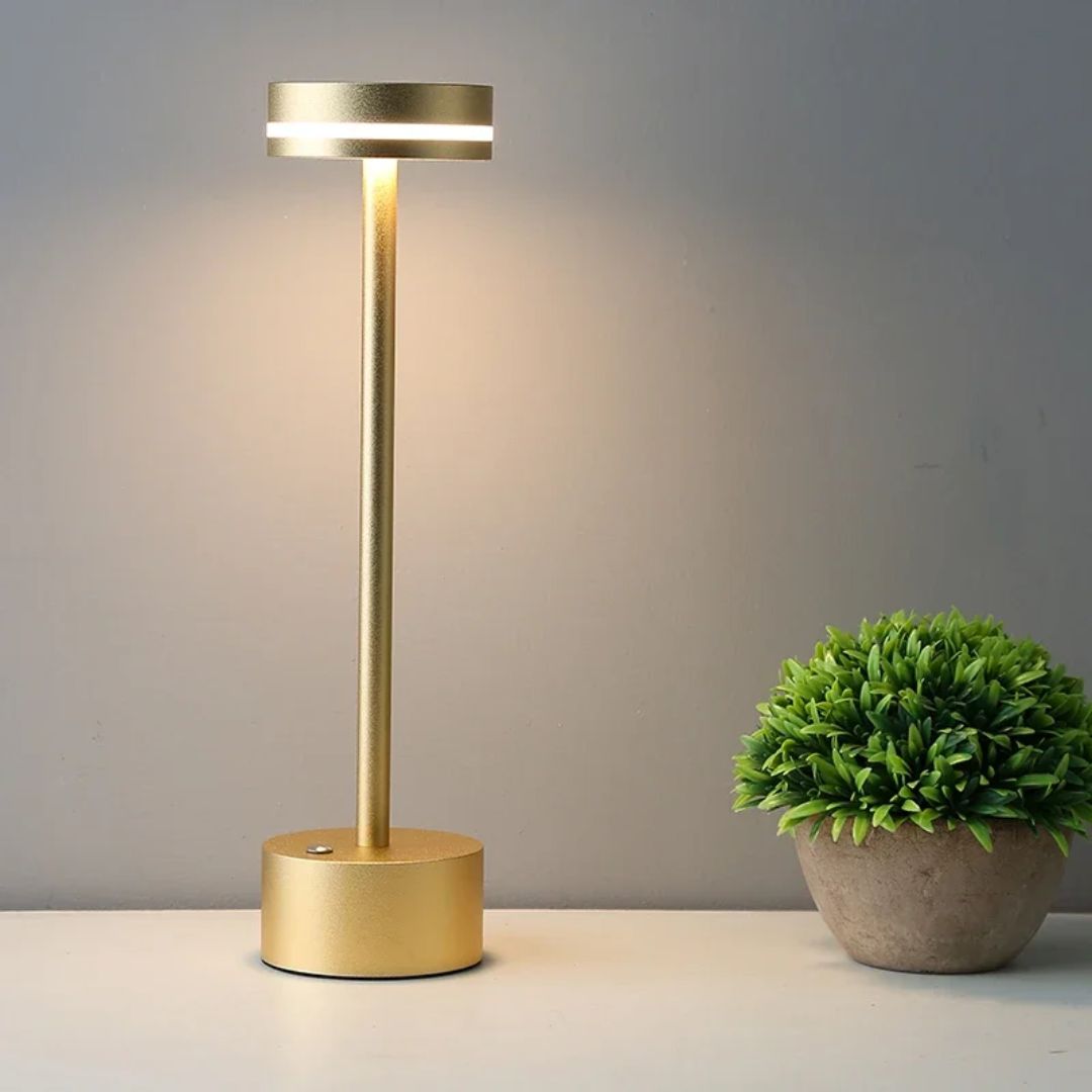Elegante lampada da scrivania per un ufficio professionale – Illuminazione ambientale moderna per postazioni di lavoro e uffici domestici