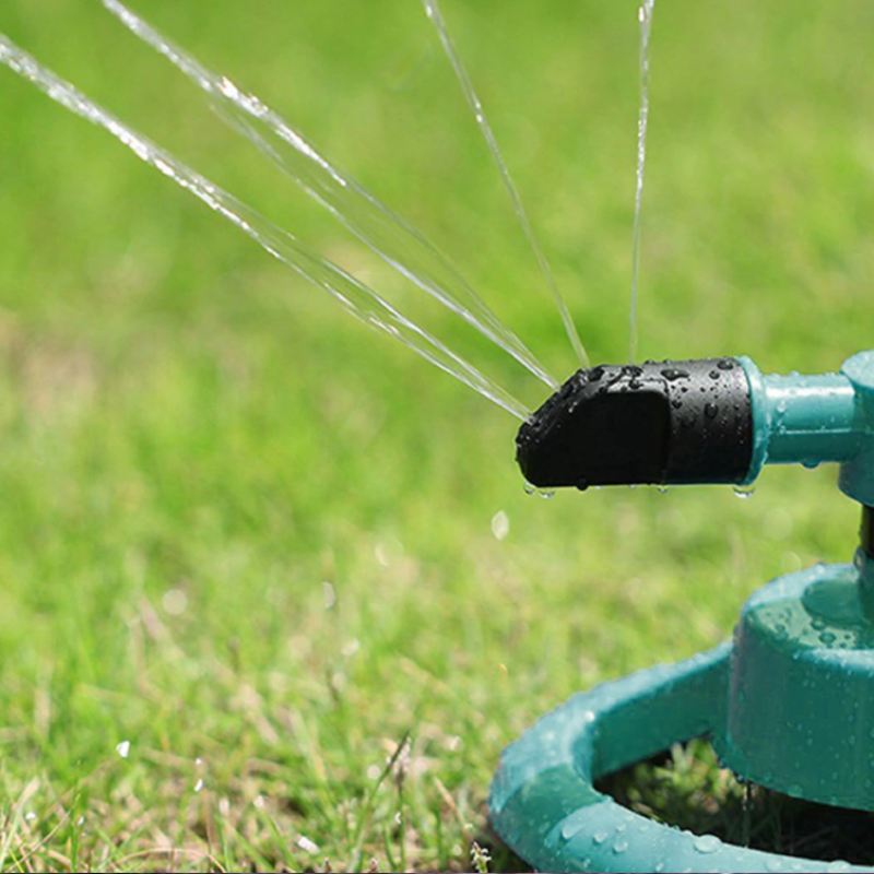 Automatischer, um 360° drehbarer Gartensprinkler – Verstellbares Rasenbewässerungssystem für eine effiziente Bewässerung im Freien