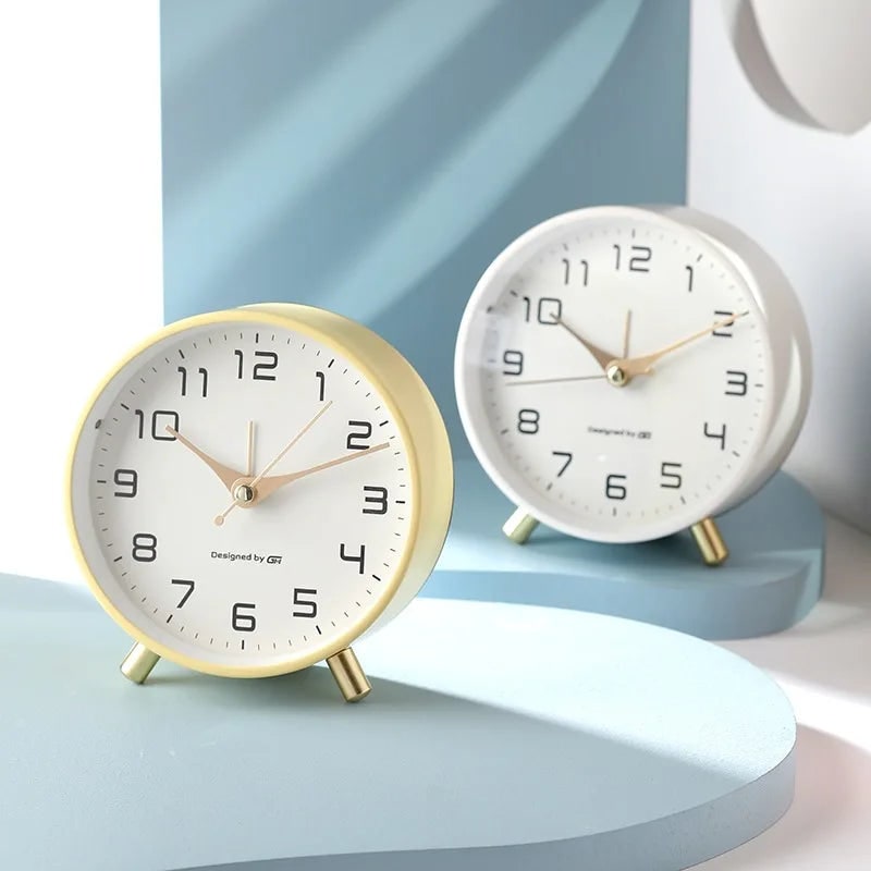 Battery Operated Silent Analog Desk Clock Round Glass Gold Peg Feet Quiet For Office - Image 4