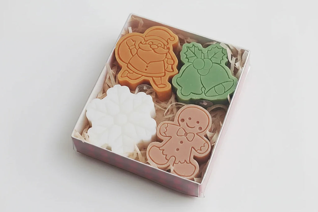 Candle for Christmas Gift Set with Festive Shaped Designs and Scented Aromatherapy of 4 - Image 3