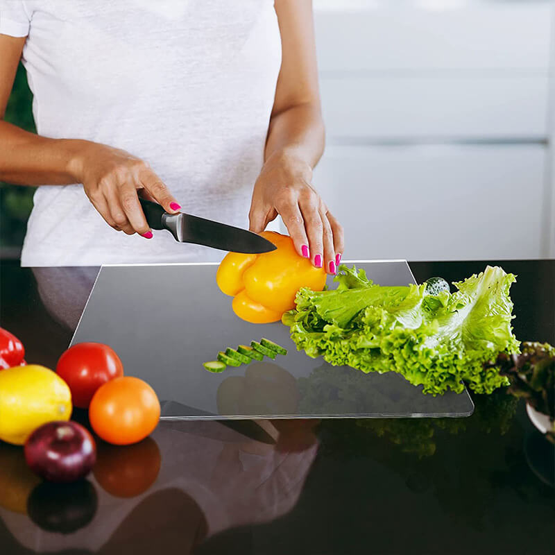 Non-Slip Glass Chopping Board for Kitchen Use – Secure Cutting Surface for Food Preparation and Everyday Cooking