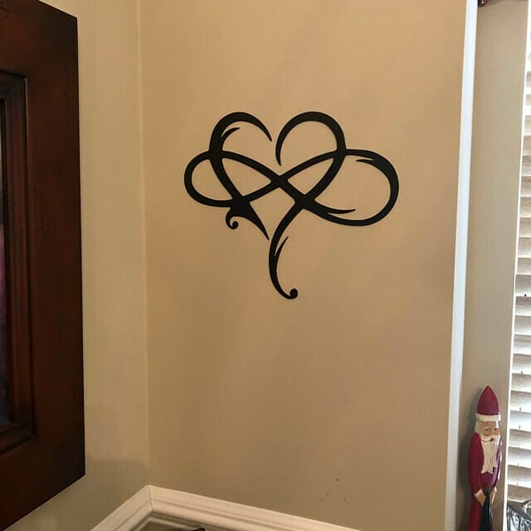 Arte da parete a forma di cuore infinito in ferro - Design d'amore senza tempo