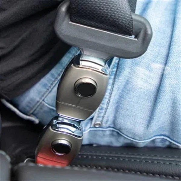 Kids' Seat Belt Extender with Metal Construction and Release Button for Universal Car Safety - Image 3