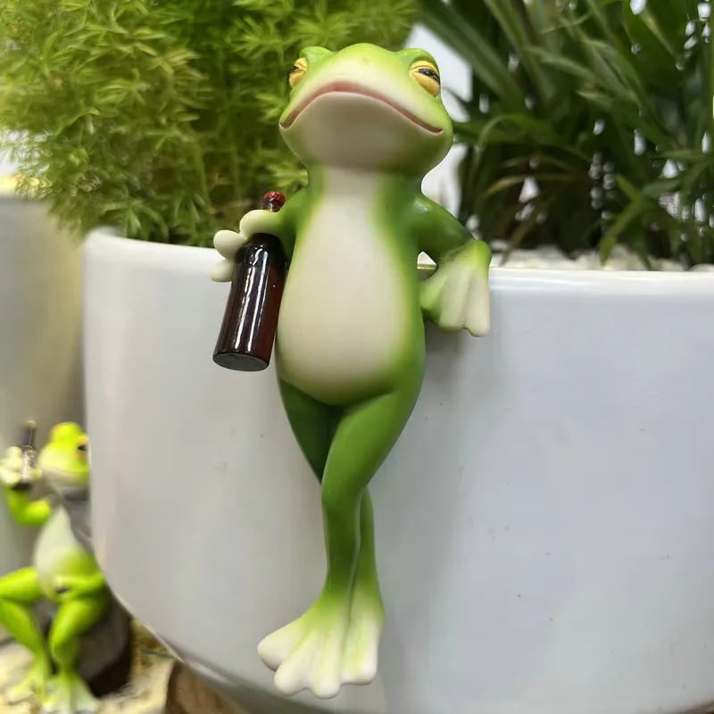 Charming Frog Plant Pot Hugger Figurine for Garden Décor - Image 2