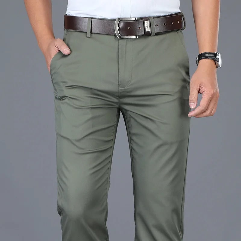 I pantaloni sartoriali elasticizzati